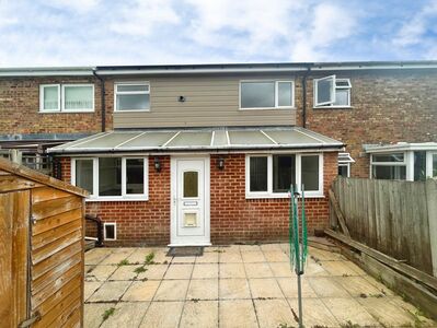 Bulldog Road, 3 bedroom Mid Terrace House to rent, &pound;1,500 pcm
