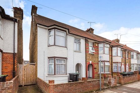 3 bedroom End Terrace House for sale