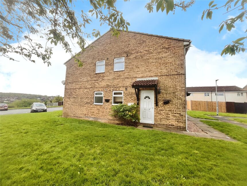 2 bedroom Flat to rent, Solent Gardens, Chatham, ME5 £1,000 pcm