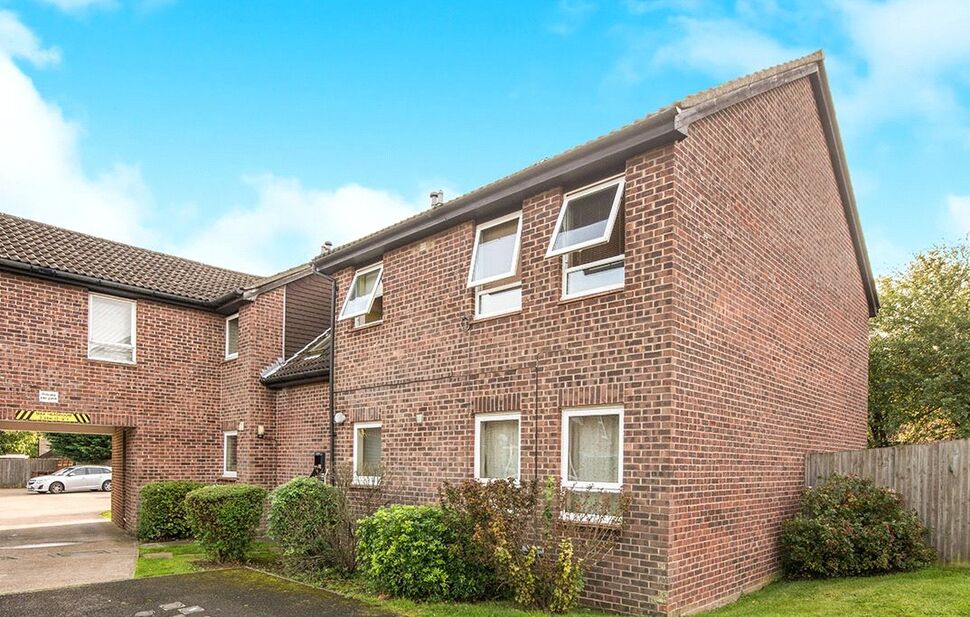 Main image of 1 bedroom Flat for sale, Shepperton Close, Lords Wood, Kent, ME5