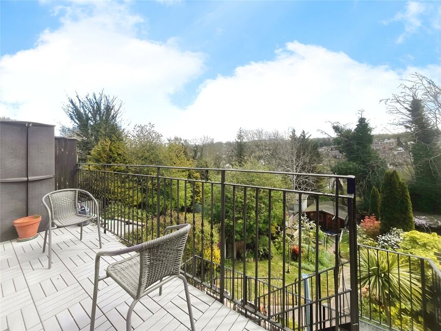 2 bedroom Semi Detached House for sale, Sussex Drive, Walderslade, ME5 £375,000