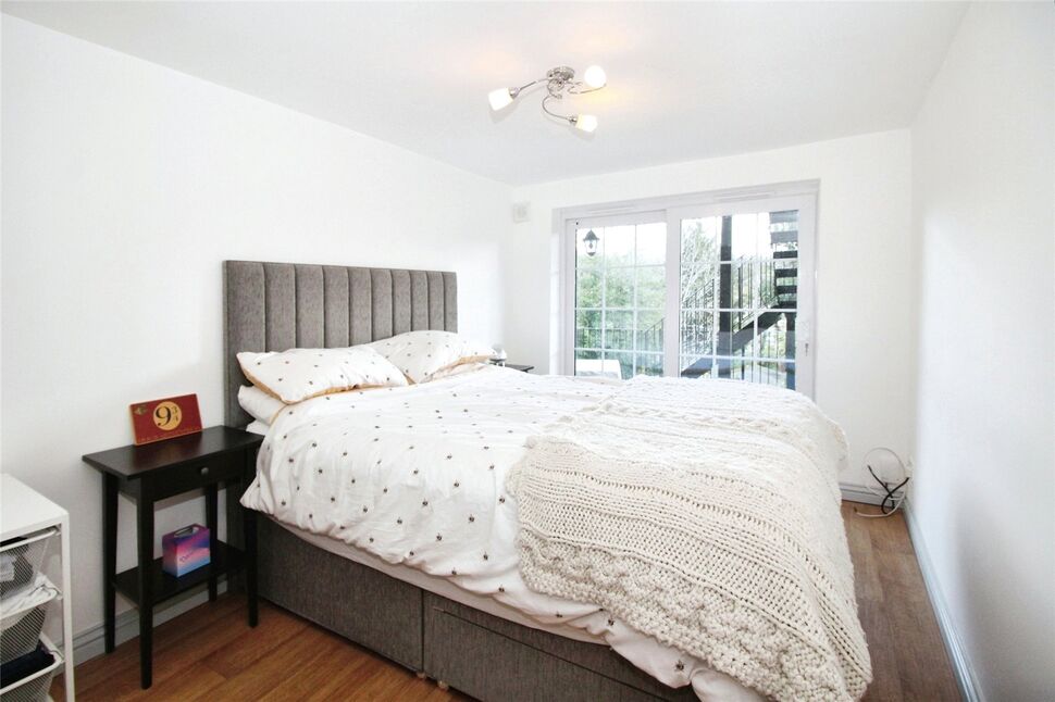 2 bedroom Semi Detached House for sale, Sussex Drive, Walderslade, ME5 £375,000