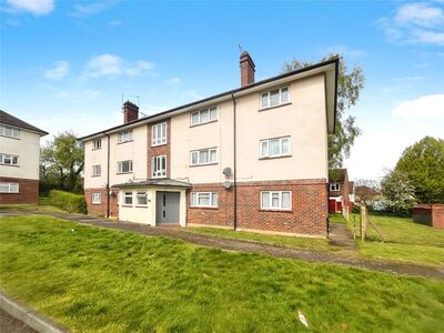 Huckleberry Close, 2 bedroom  Flat for sale, £180,000