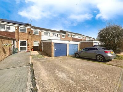 3 bedroom Mid Terrace House for sale