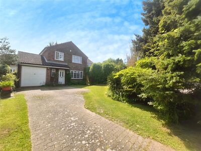 Swallow Rise, 4 bedroom Detached House for sale, £450,000