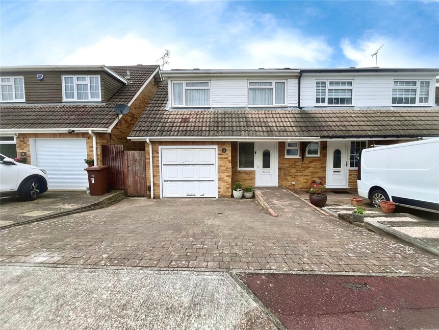 2 bedroom Semi Detached House for sale, Sussex Drive, Walderslade, ME5