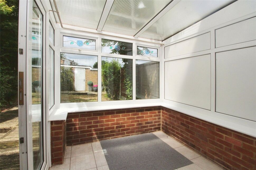 3 bedroom Mid Terrace House for sale, Gleaming Wood Drive, Lords Wood