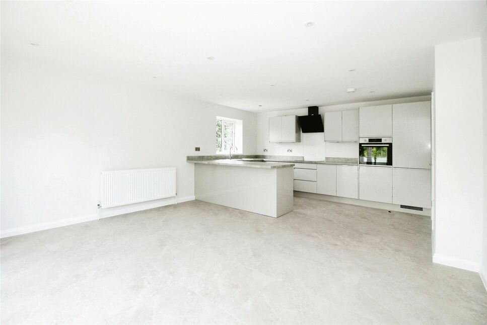 Main image of 2 bedroom  Flat for sale, Weybridge Close, Chatham, Kent, ME5