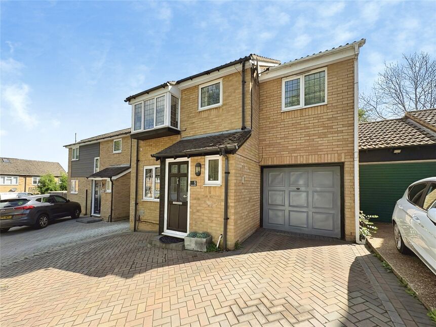 Main image of 4 bedroom Link Detached House for sale, Falkland Place, Walderslade Woods, Kent, ME5