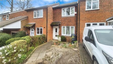 Spenlow Drive, 2 bedroom Mid Terrace House for sale, £280,000