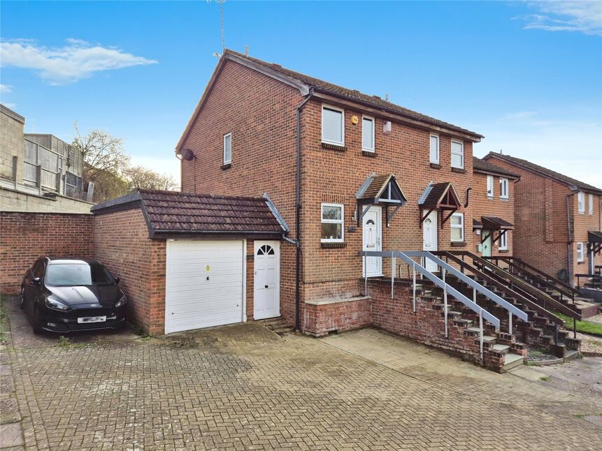 Main image of 2 bedroom End Terrace House for sale, Winchelsea Road, Walderslade, Kent, ME5