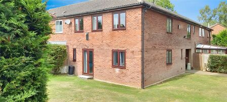 Marston Close, 2 bedroom  Flat for sale, £200,000