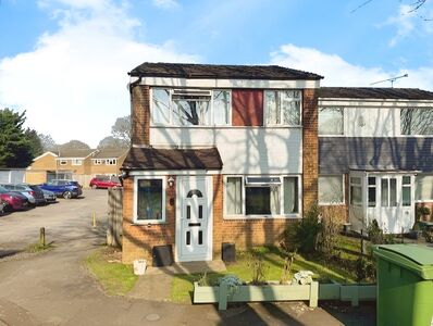3 bedroom End Terrace House to rent