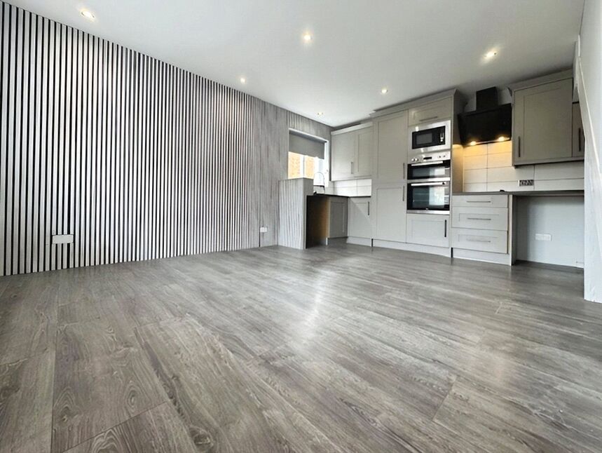 Lounge / Kitchen