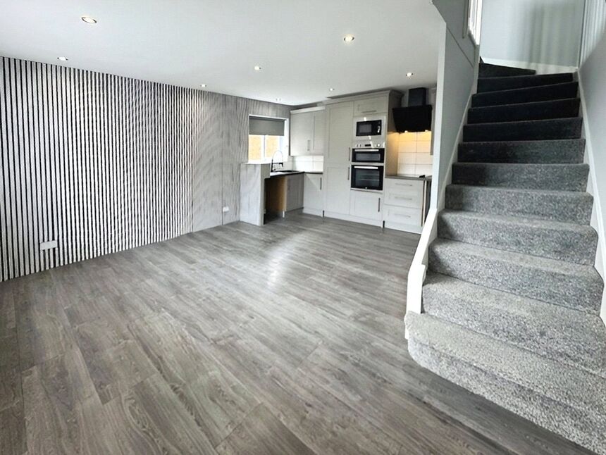 Lounge / Kitchen