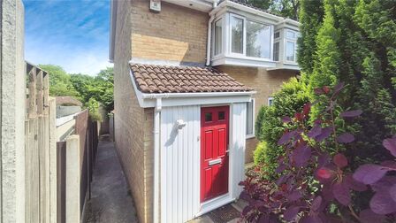 2 bedroom End Terrace House for sale
