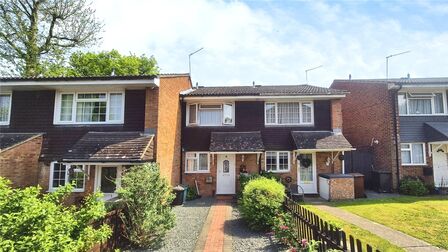 2 bedroom Mid Terrace House for sale