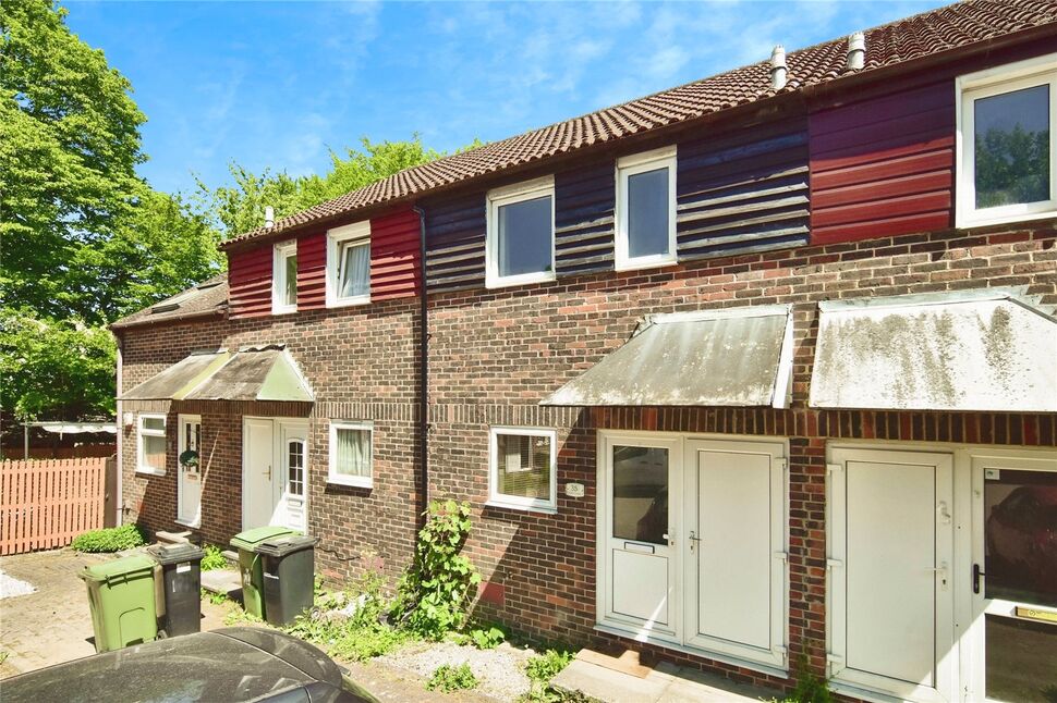 2 bedroom Mid Terrace House for sale