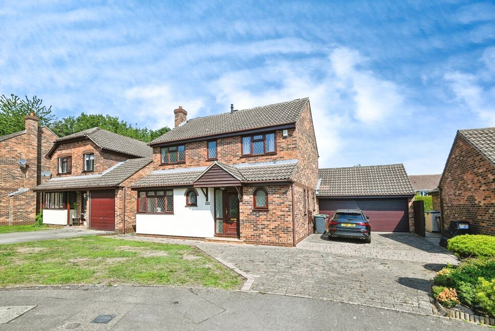 Main image of 4 bedroom Detached House for sale, Barling Close, Chatham, Kent, ME5