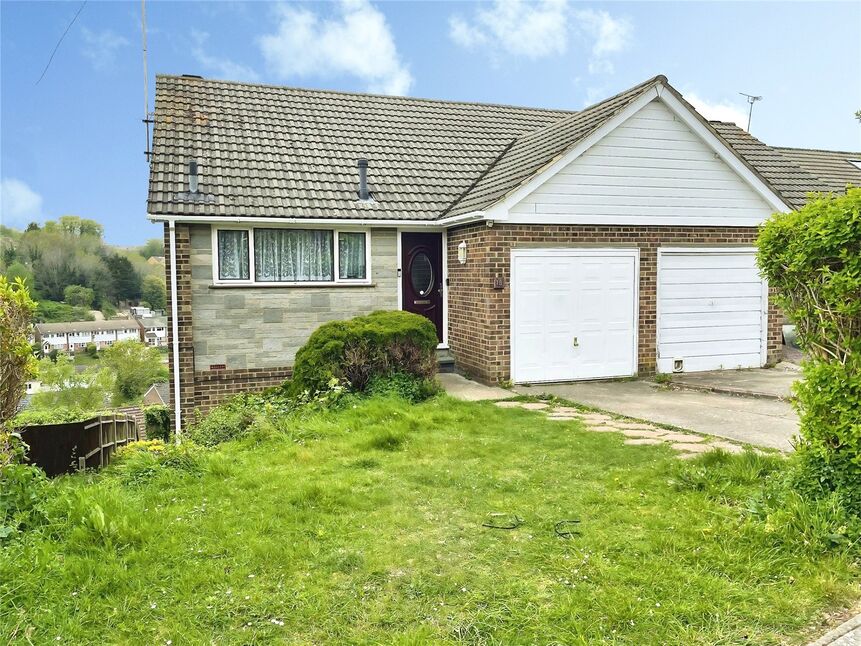 Main image of 3 bedroom Semi Detached House for sale, Sundridge Drive, Chatham, Kent, ME5