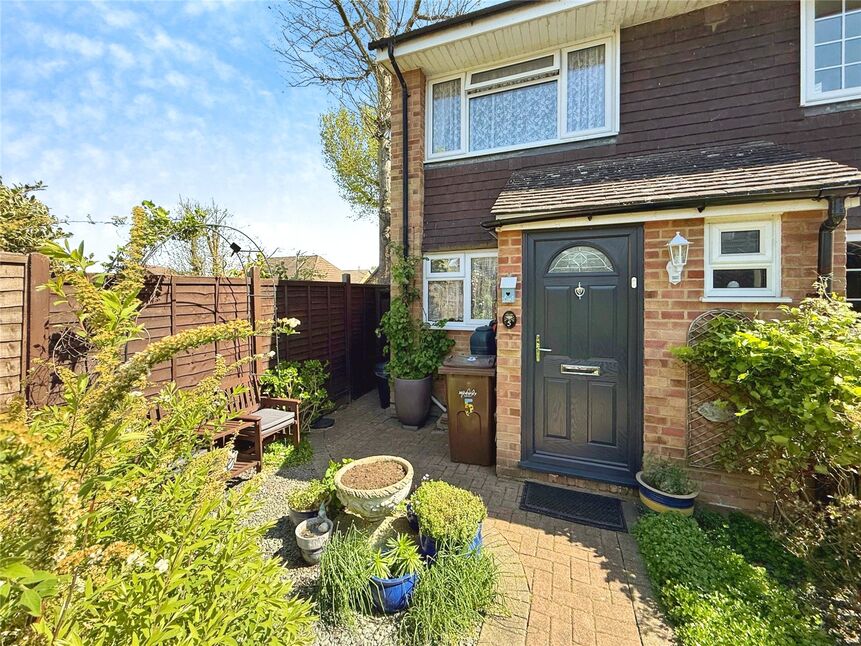Main image of 2 bedroom Semi Detached House for sale, Bentley Close, Chatham, Kent, ME5