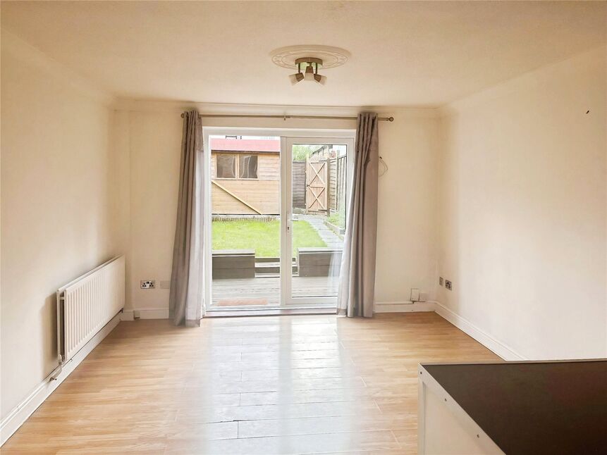 Lounge / Dining Area
