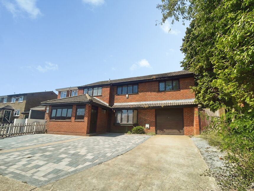 Main image of 6 bedroom Detached House to rent, Resolution Close, Chatham, Kent, ME5