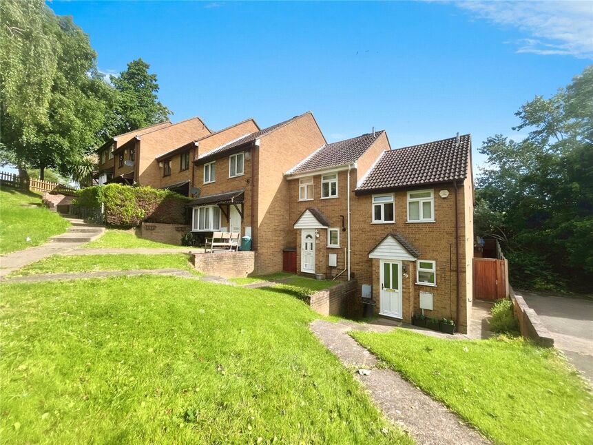 2 bedroom Mid Terrace House for sale