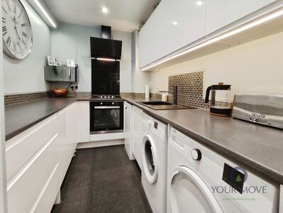 1 bedroom Flat for sale