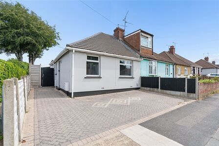 Bradfields Avenue, 2 bedroom Semi Detached Bungalow for sale, &pound;325,000