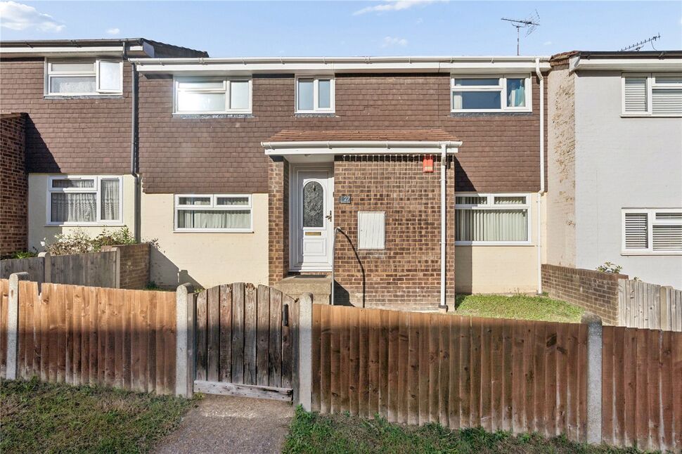 Main image of 3 bedroom Mid Terrace House for sale, Berkshire Close, Chatham, Kent, ME5
