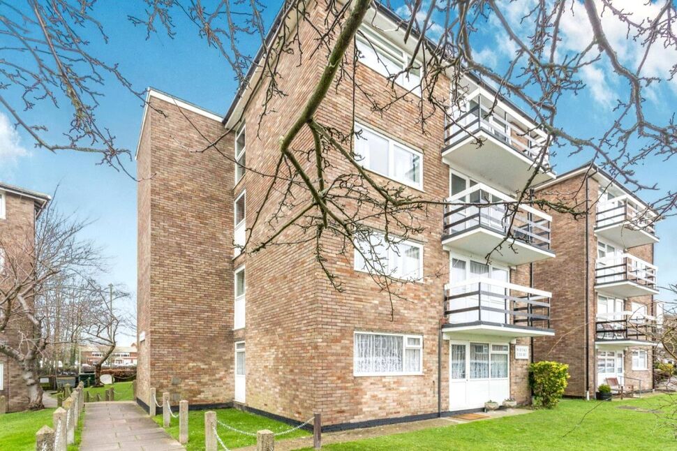Main image of 2 bedroom Flat to rent, Chidham Close, Havant, Hampshire, PO9