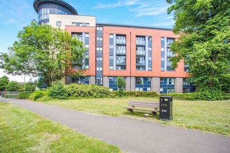St. Albans Road, 2 bedroom Flat to rent, &pound;1,700 pcm