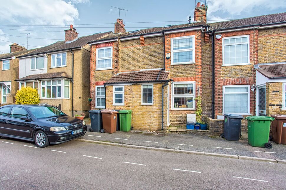 Main image of 3 bedroom Mid Terrace House to rent, Ashdon Road, Bushey, WD23