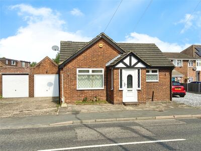 High Road, 1 bedroom Detached Bungalow for sale, £350,000