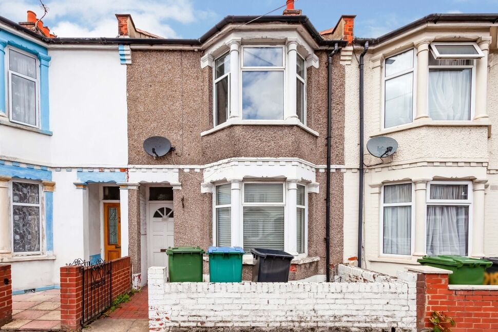 Main image of 5 bedroom Mid Terrace House to rent, Whippendell Road, Watford, WD18
