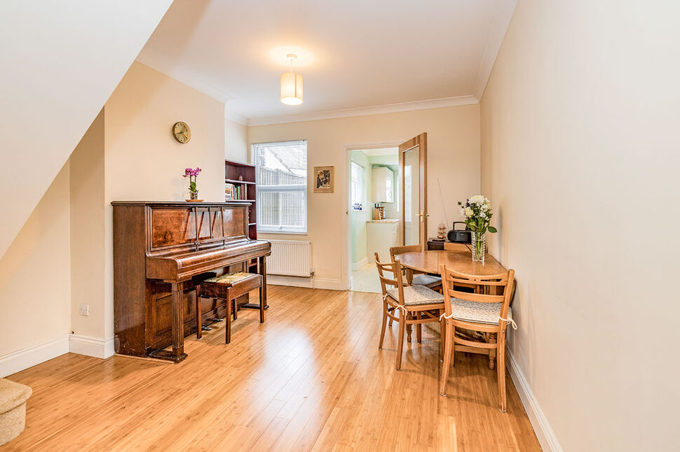 2 bedroom Mid Terrace House for sale, Cardiff Road, Watford, WD18 £395,000