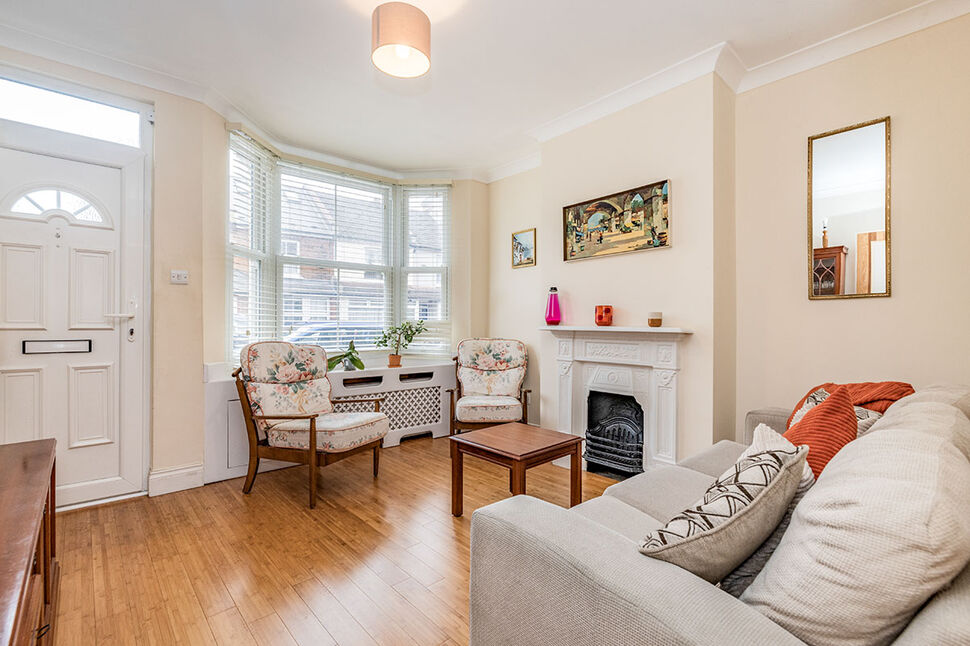 2 bedroom Mid Terrace House for sale, Cardiff Road, Watford, WD18 £395,000