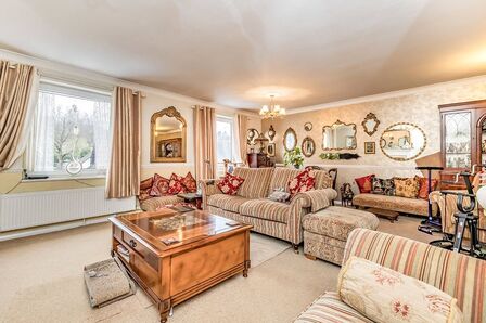 Townfield Lane, 3 bedroom  Flat for sale, £375,000