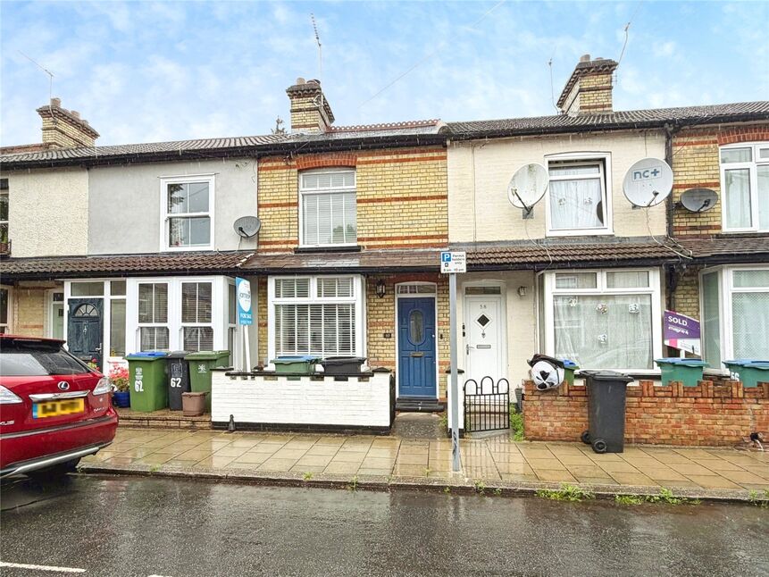 2 bedroom Mid Terrace House for sale