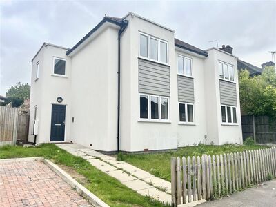 Thorpe Crescent, 2 bedroom  Flat to rent, £1,600 pcm
