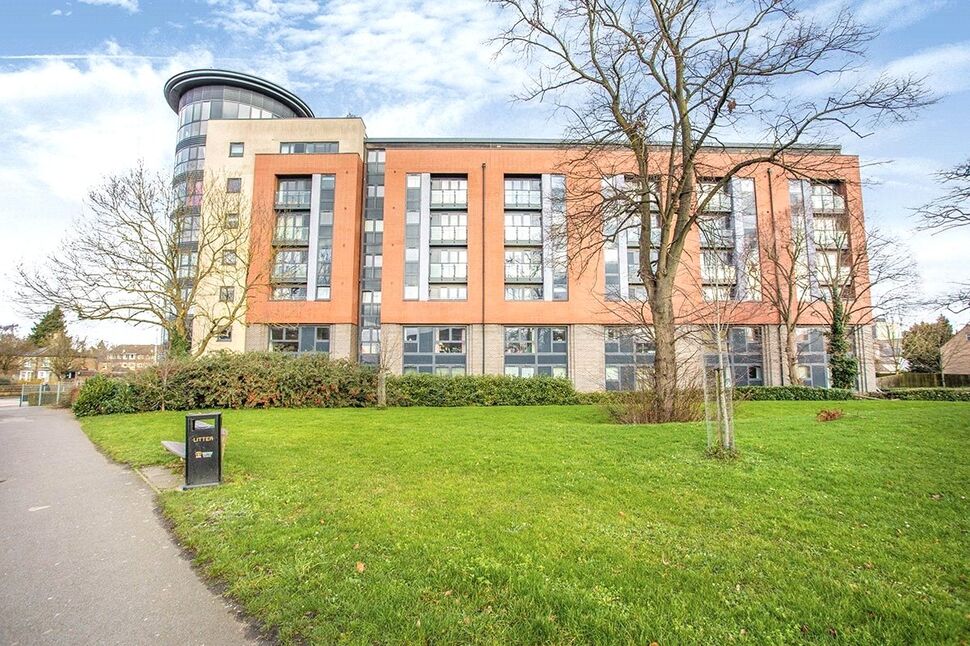 Main image of 2 bedroom Flat to rent, St. Albans Road, Watford, Hertfordshire, WD17
