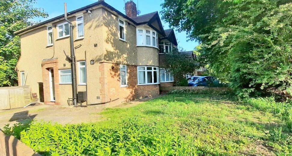 2 bedroom Flat to rent, Bushey Mill Lane, Watford, WD24 £1,350 pcm