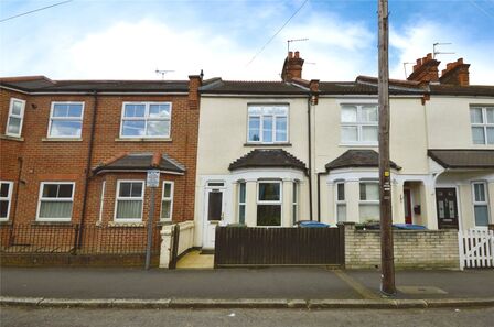 Harwoods Road, 3 bedroom Mid Terrace House for sale, £480,000