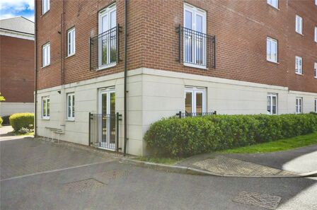 Baxter Road, 2 bedroom  Flat for sale, £300,000