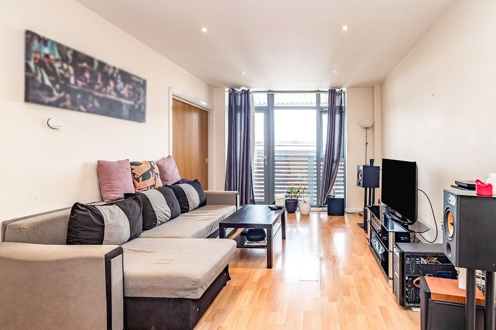 2 bedroom Flat for sale, Whippendell Road, Watford, WD18 £270,000