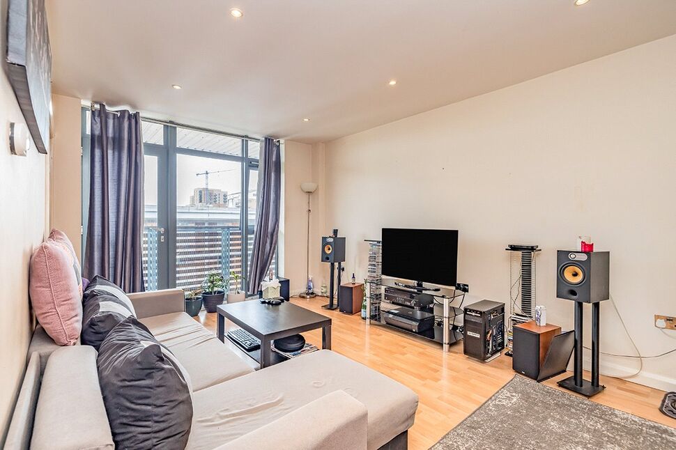 2 bedroom Flat for sale, Whippendell Road, Watford, WD18 £270,000