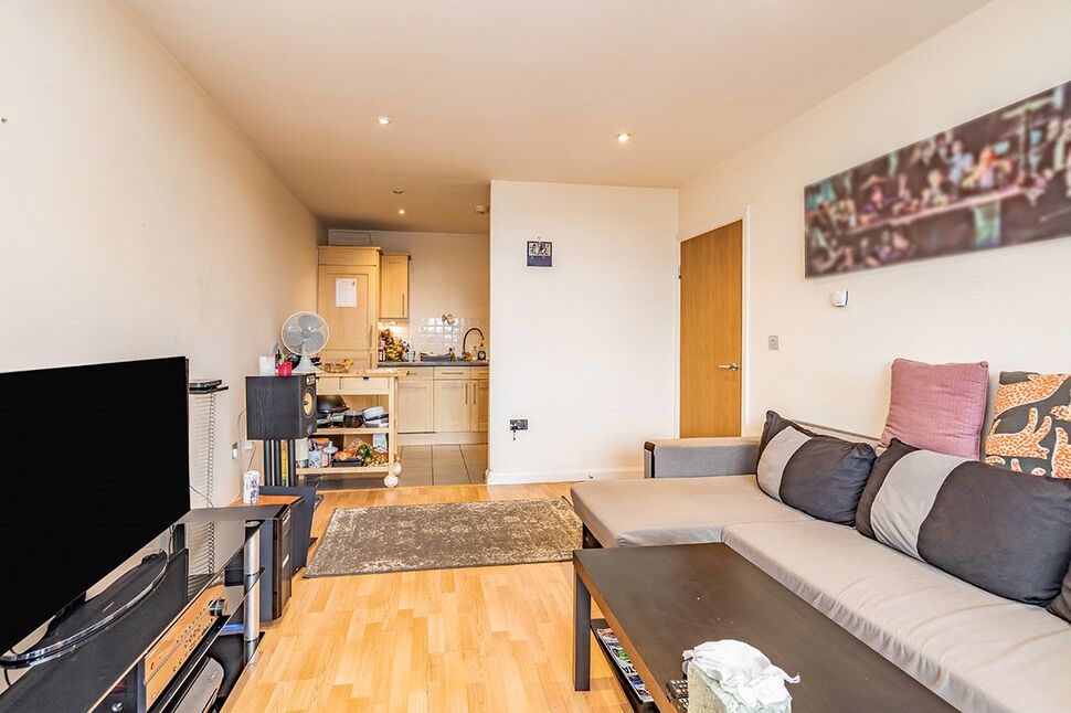 2 bedroom Flat for sale, Whippendell Road, Watford, WD18 £270,000