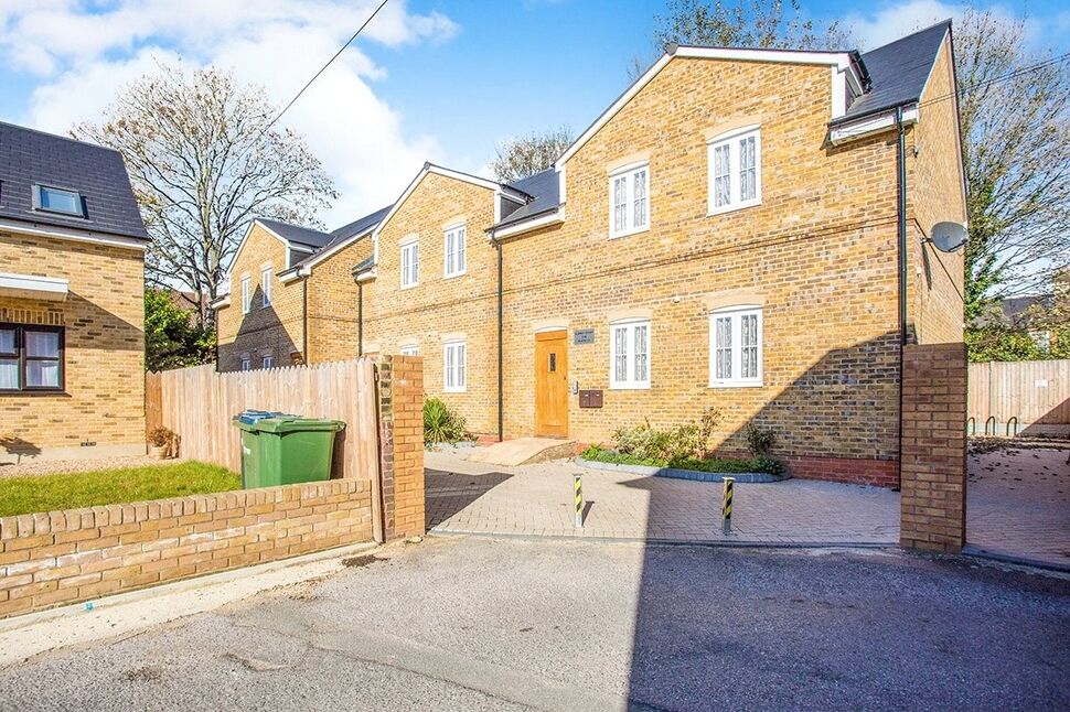 Main image of 2 bedroom Flat to rent, St. Albans Road, Watford, Hertfordshire, WD17