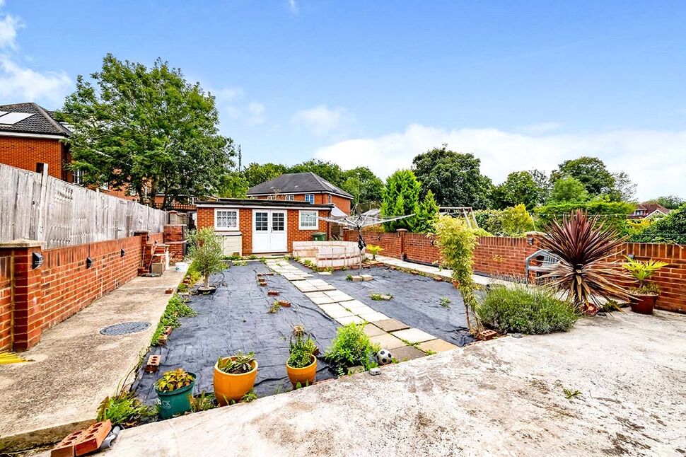 4 bedroom Semi Detached House for sale, Comyne Road, Watford, WD24 £